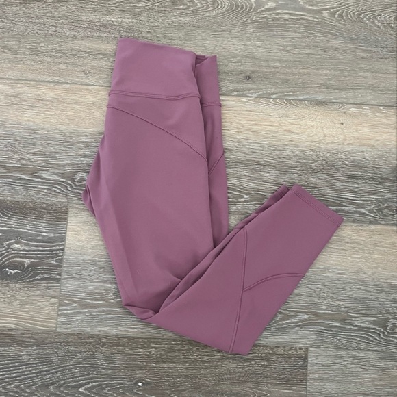 Size 10 Lululemon - Picture 5 of 5